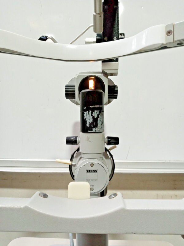 Carl Zeiss F125 Slit Lamp w/HAAG Streit Tonometer and Power Table