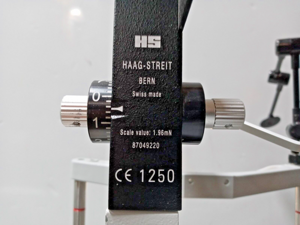 Carl Zeiss F125 Slit Lamp w/HAAG Streit Tonometer and Power Table