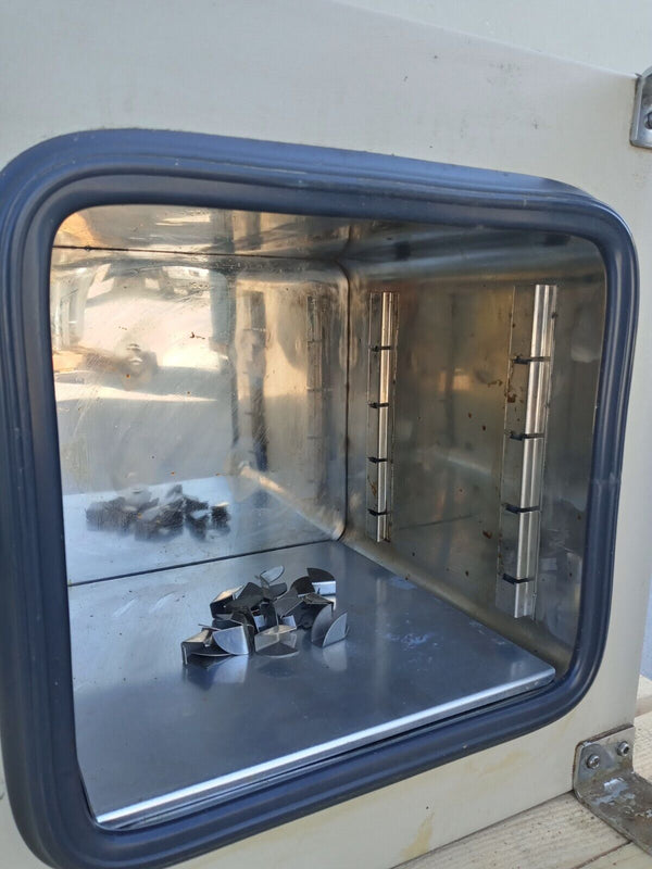 Across International ACCUTEMP-09T, 110V, 0.9 Cu Ft, 570°F, Vacuum Drying Oven