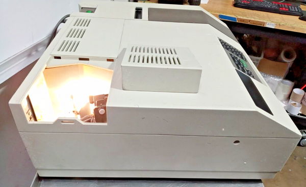 Perkin Elmer UV-VIS Spectrometer Lambda 2