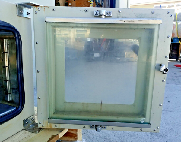 Across International ACCUTEMP-09T, 110V, 0.9 Cu Ft, 570°F, Vacuum Drying Oven